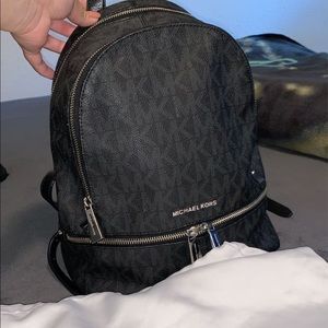 MK Signature Rhea Zip Medium Backpack-Black/Silver